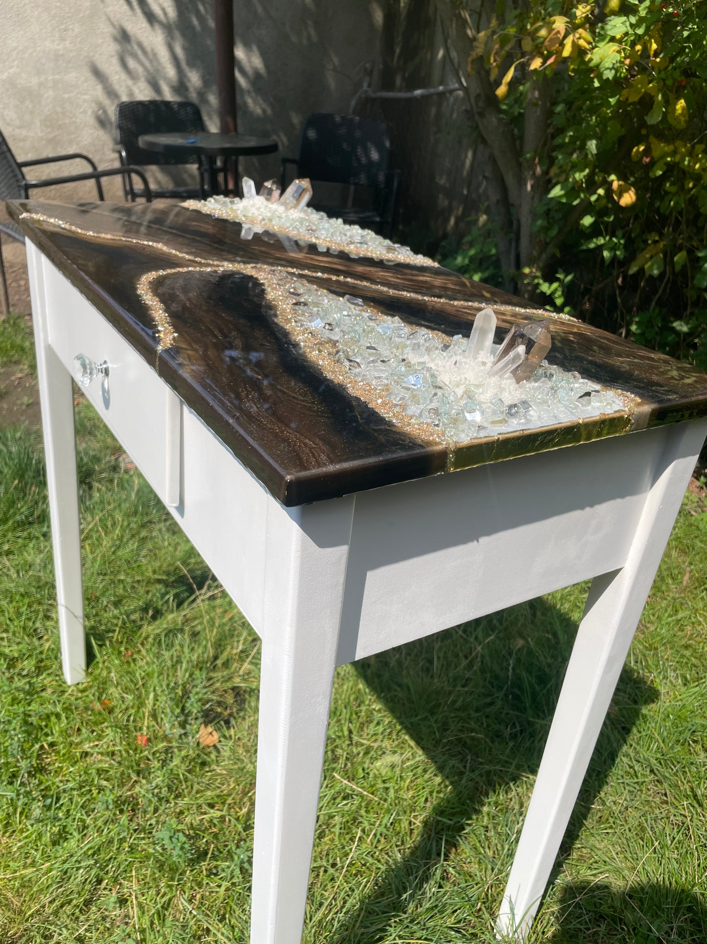 Table with smoky quartz and clear quartz